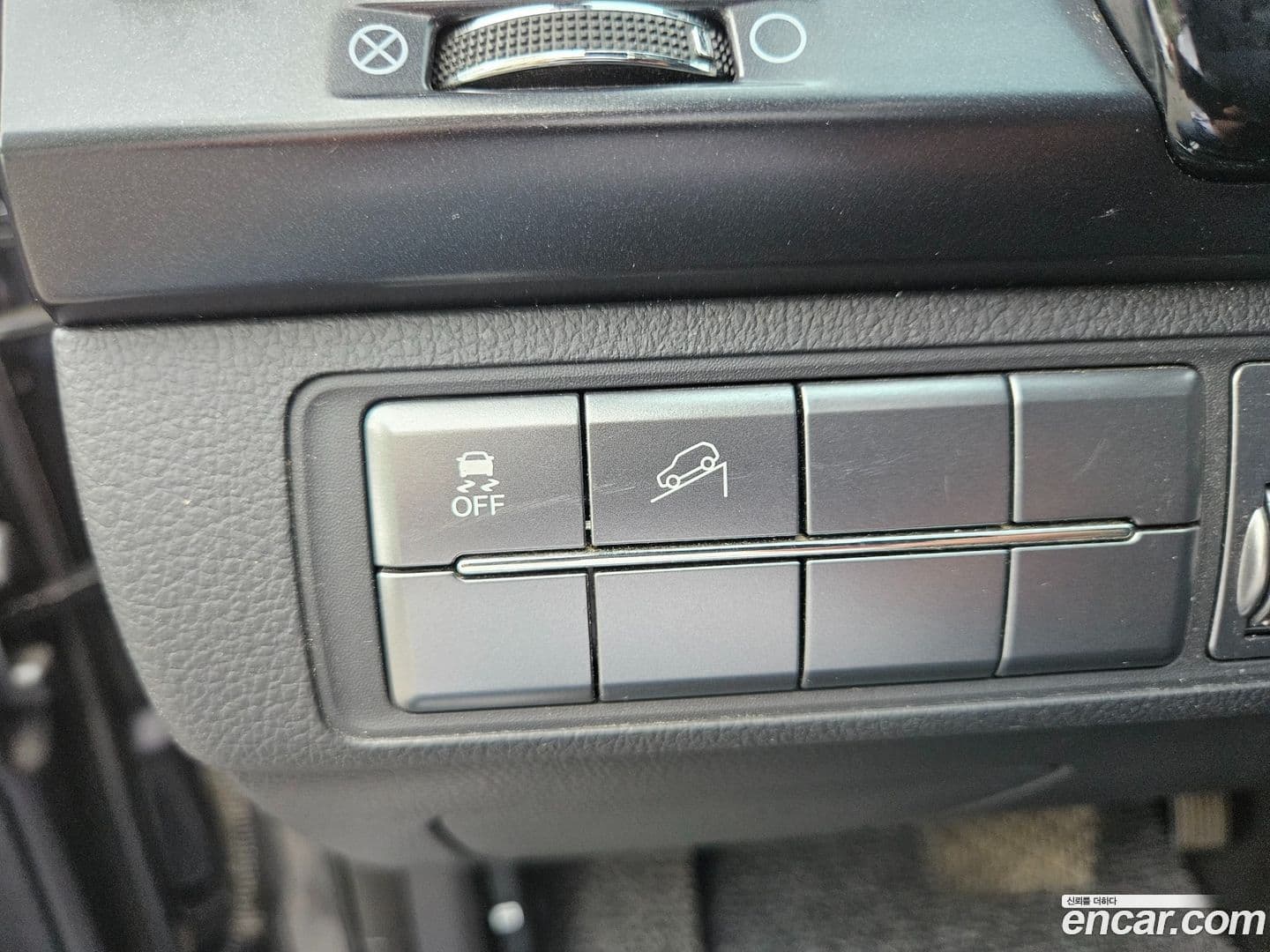 Main__Slider__Photo:Rexton KG_Mobility_Ssangyong 2019.9-12