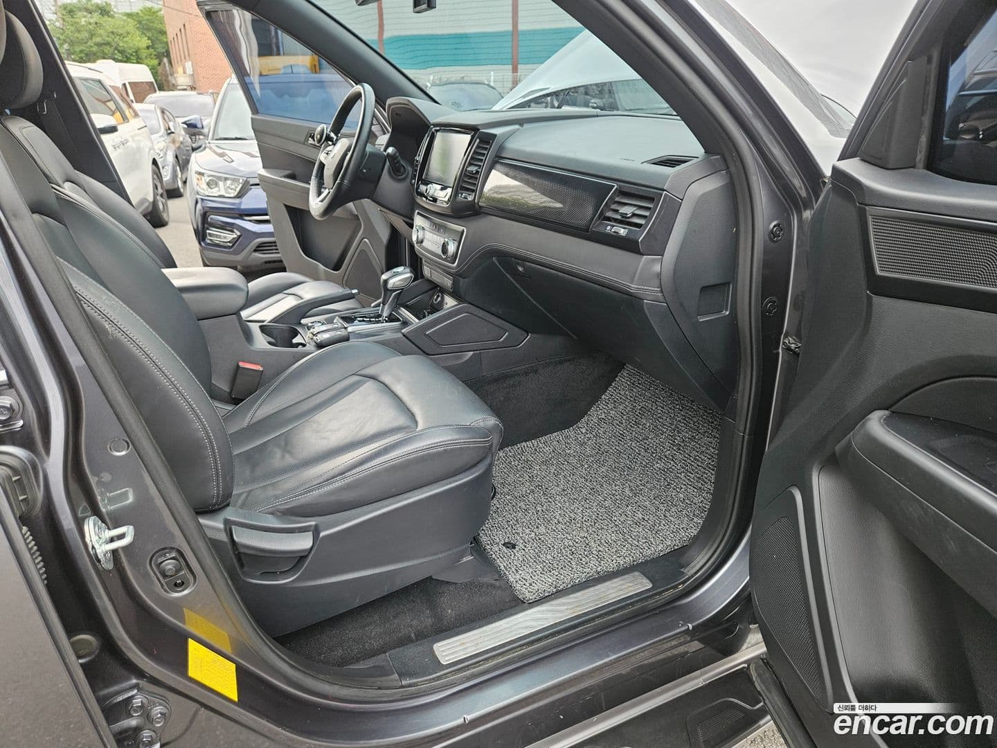 Main__Slider__Photo:Rexton KG_Mobility_Ssangyong 2019.9-14