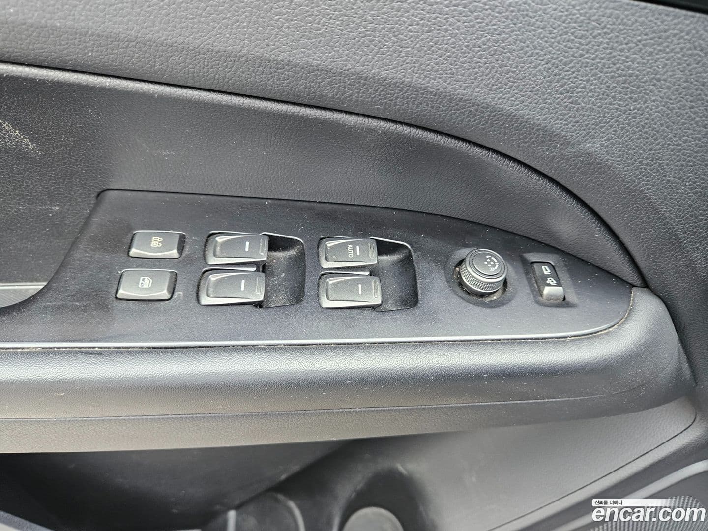 Main__Slider__Photo:Rexton KG_Mobility_Ssangyong 2019.9-18