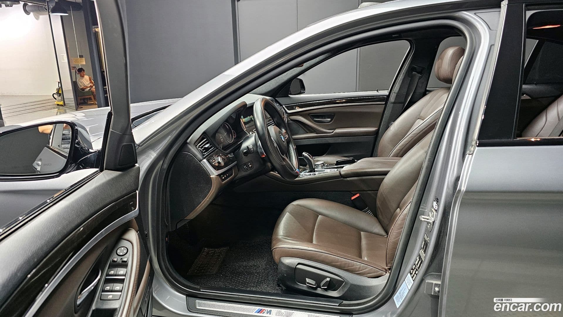 Main__Slider__Photo:5-Series BMW 2016.9-9