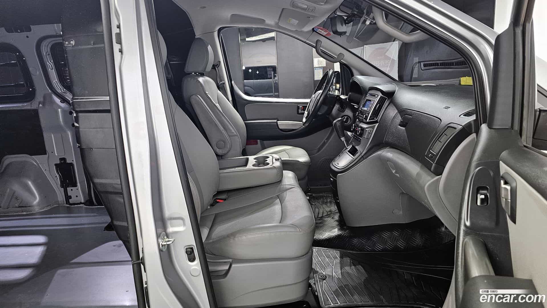 Starex Hyundai 2019.5-INNER-010