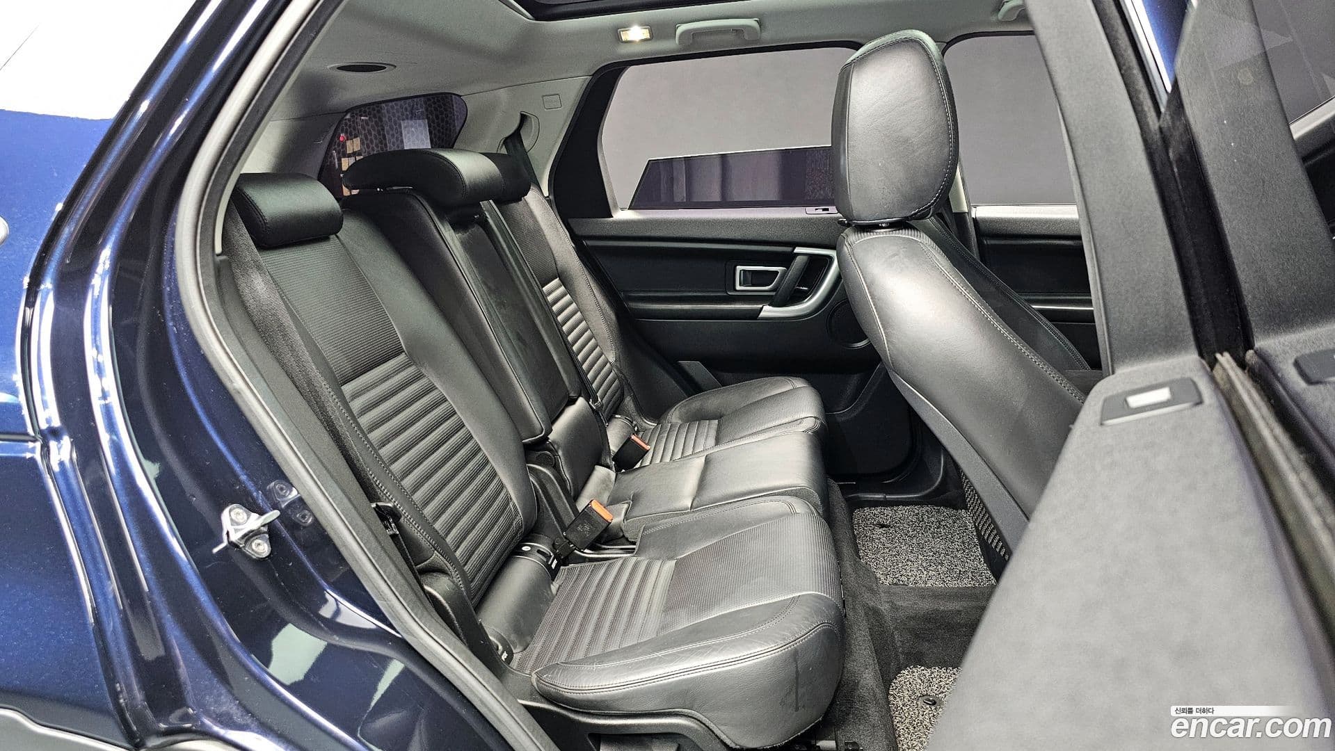 Main__Slider__Photo:Discovery Sport Land Rover 2016.8-11