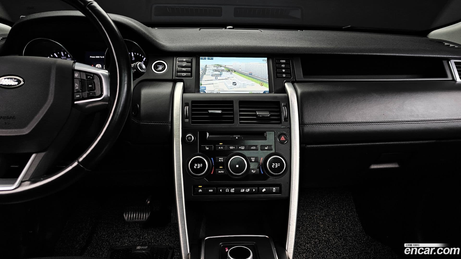 Main__Slider__Photo:Discovery Sport Land Rover 2016.8-13