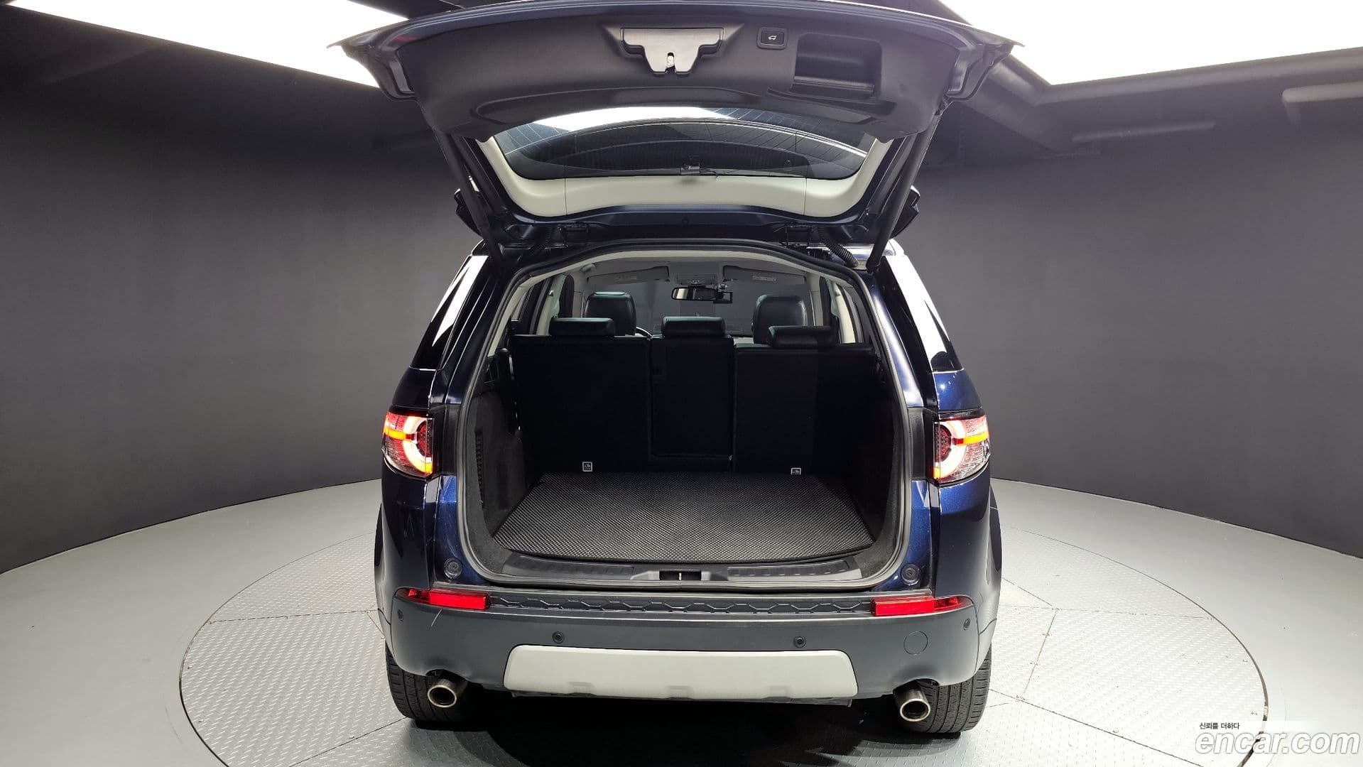 Main__Slider__Photo:Discovery Sport Land Rover 2016.8-19