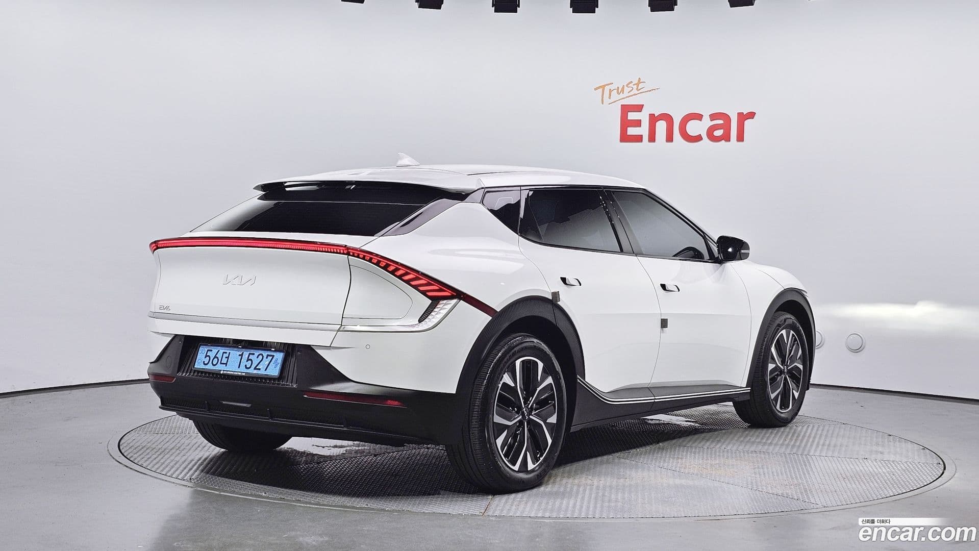 Main__Slider__Photo:EV6 Kia 2022.4-1