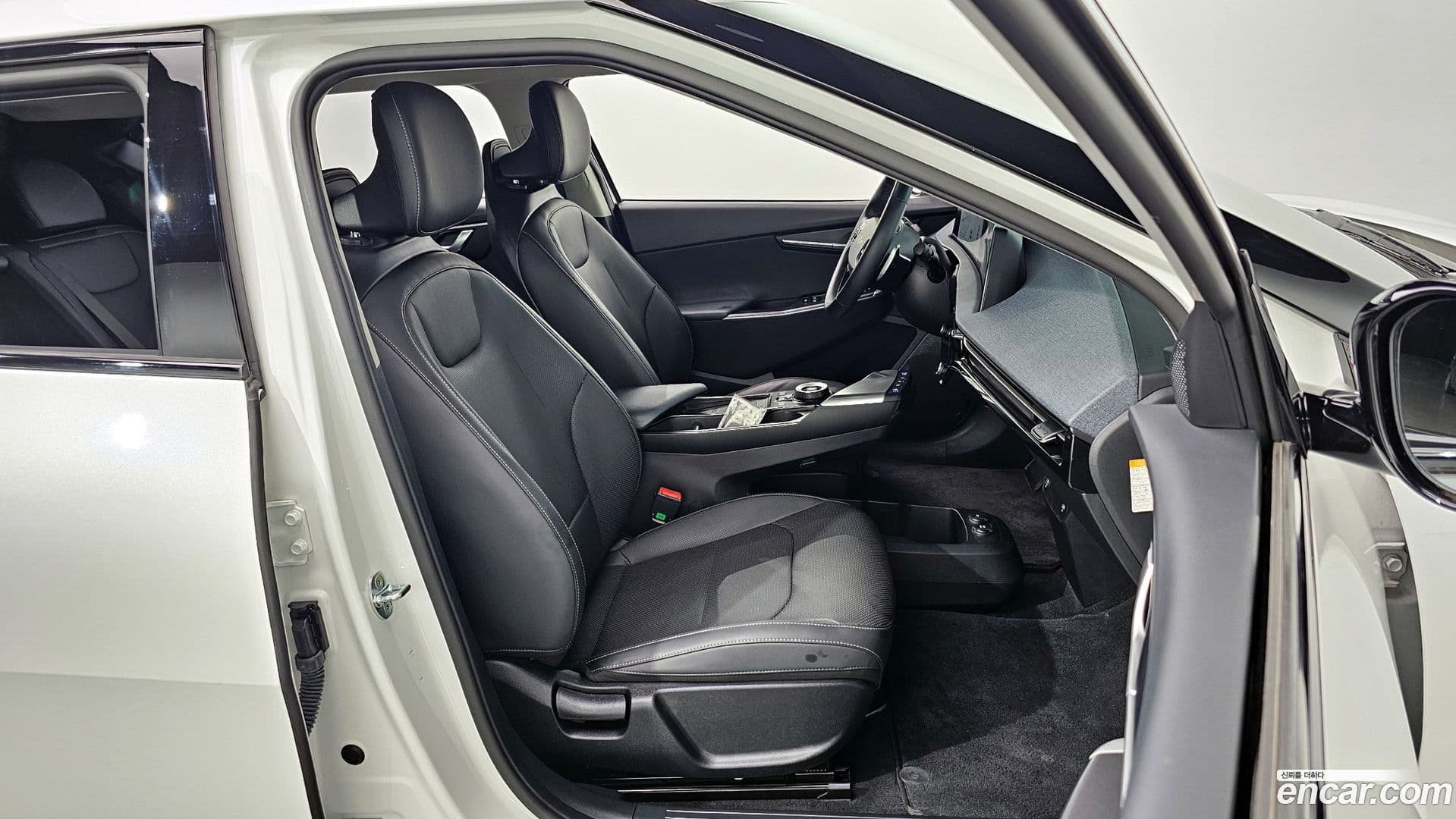 Main__Slider__Photo:EV6 Kia 2022.4-11