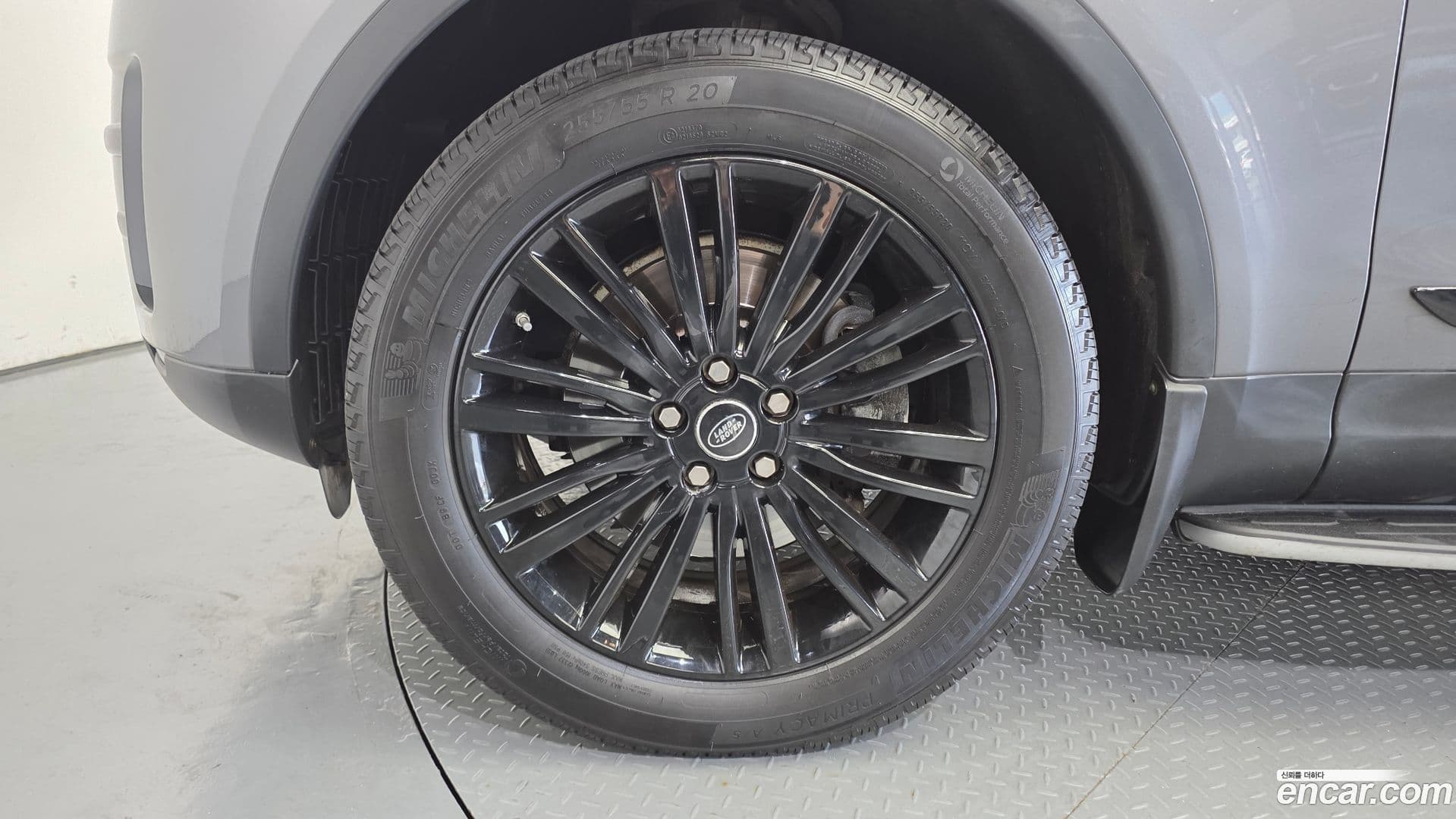 Main__Slider__Photo:Discovery Land Rover 2017.8-4