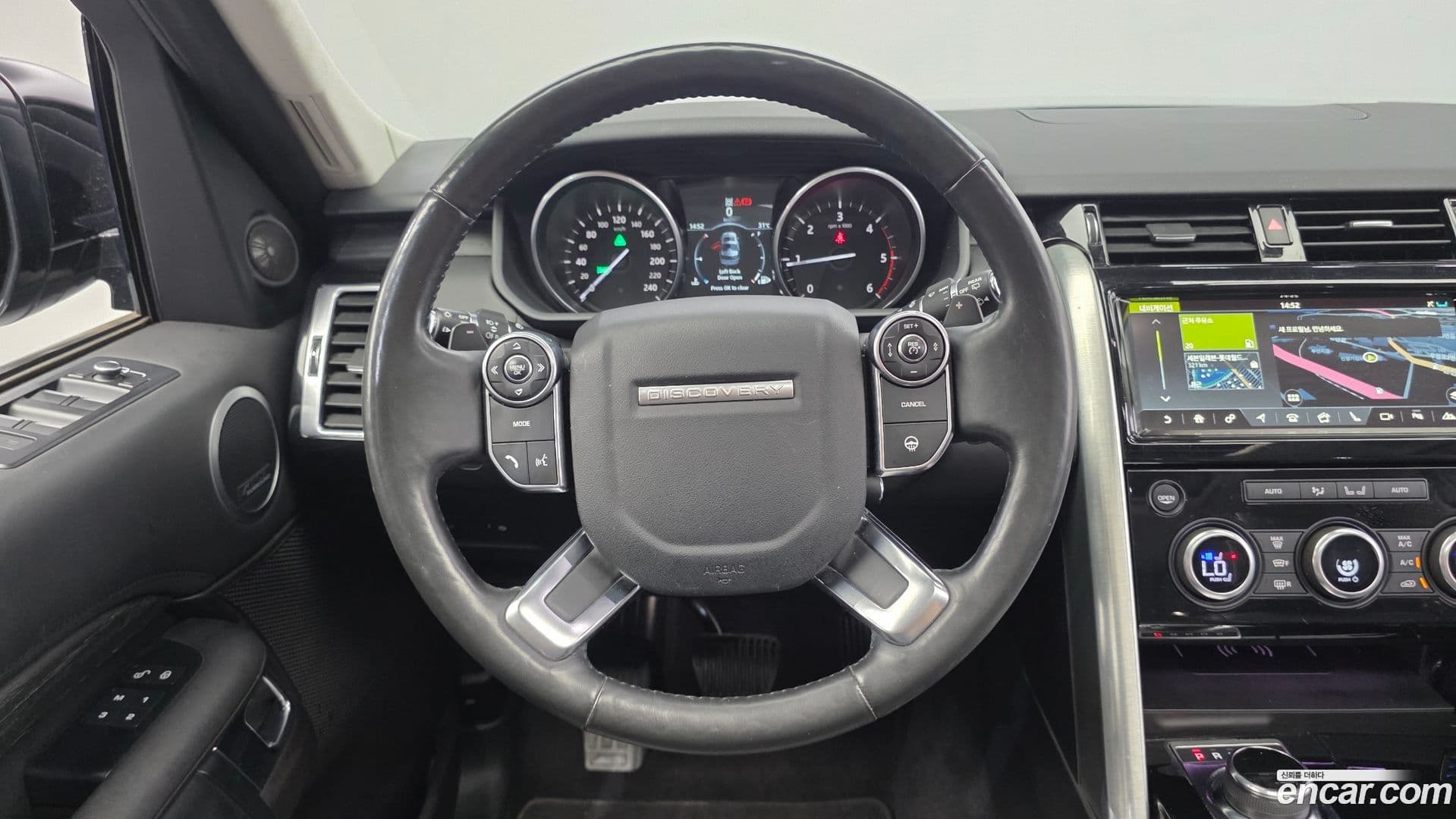 Main__Slider__Photo:Discovery Land Rover 2017.8-12