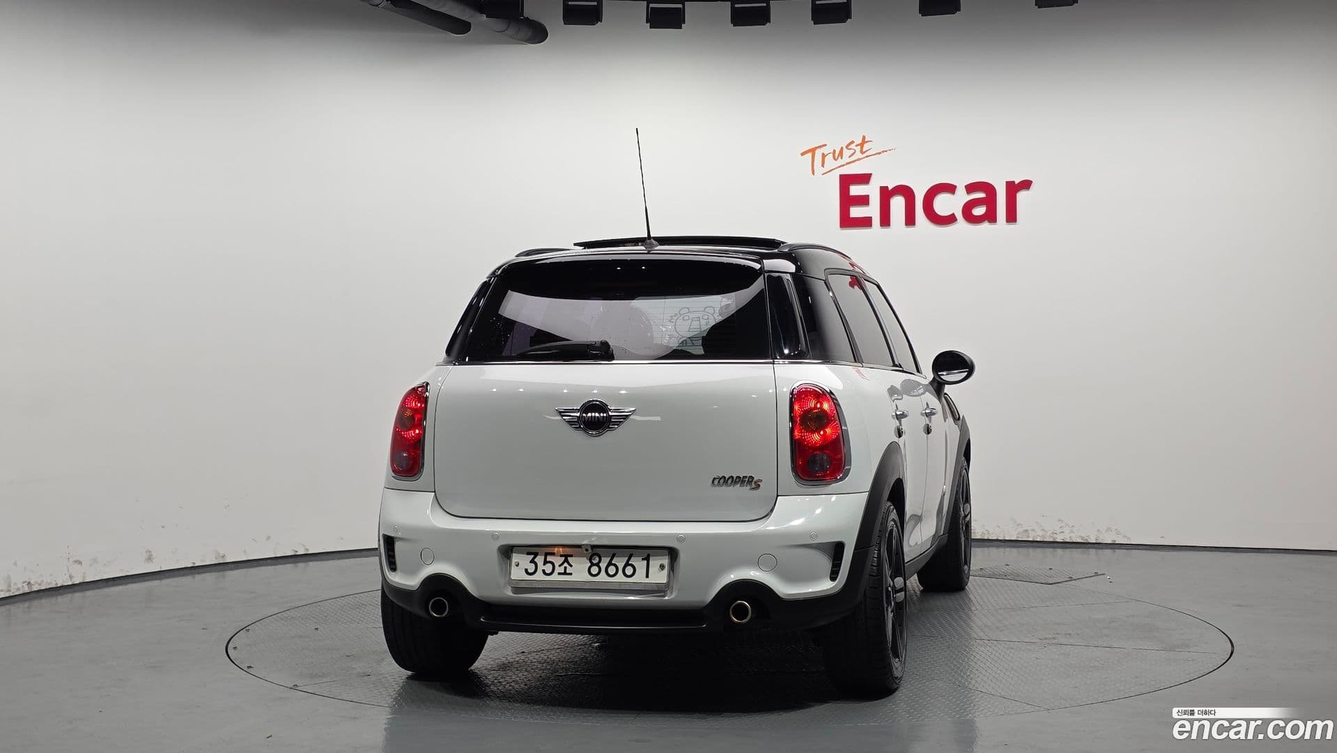 Main__Slider__Photo:Countryman Mini 2012.4-3