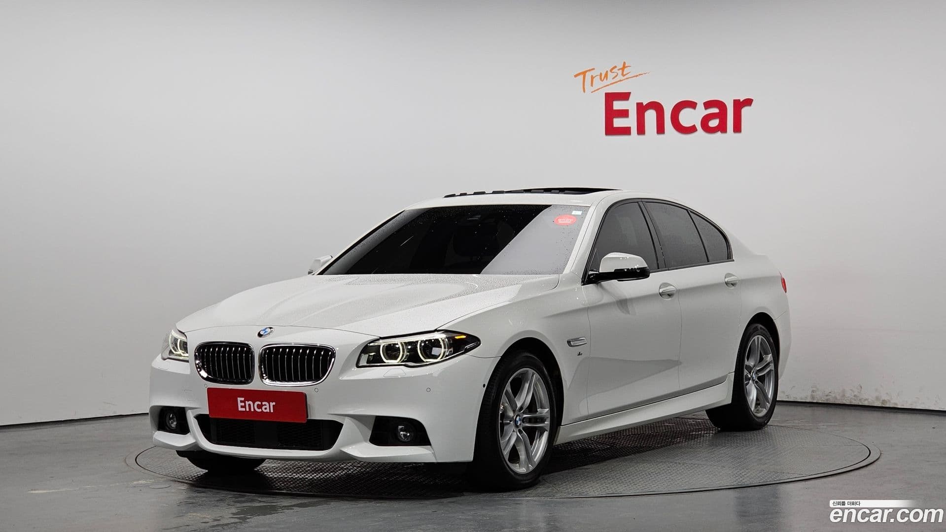 Main__Slider__Photo:5-Series BMW 2016.4-0