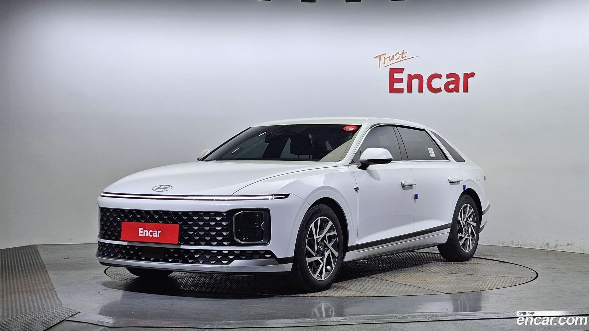 Main__Slider__Photo:Grandeur Hyundai 2024.11-0