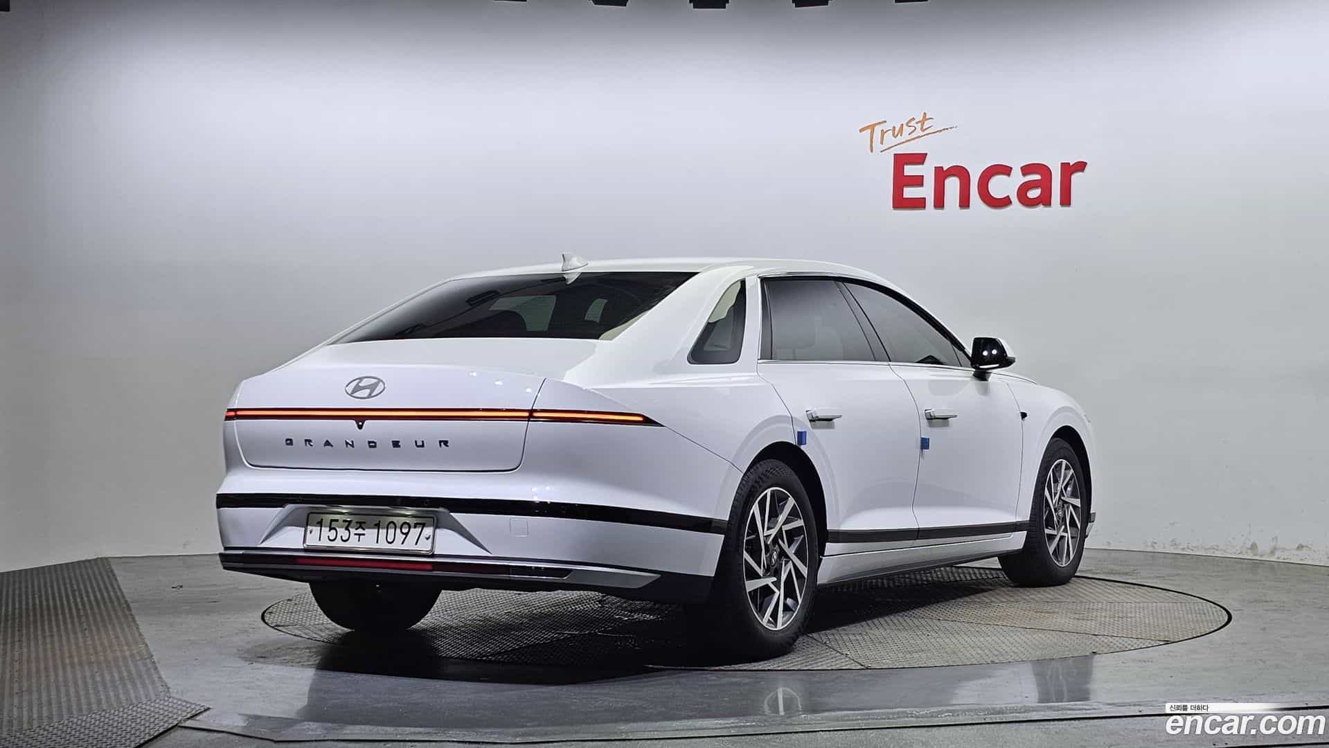 Grandeur Hyundai 2024.11-OUTER-002