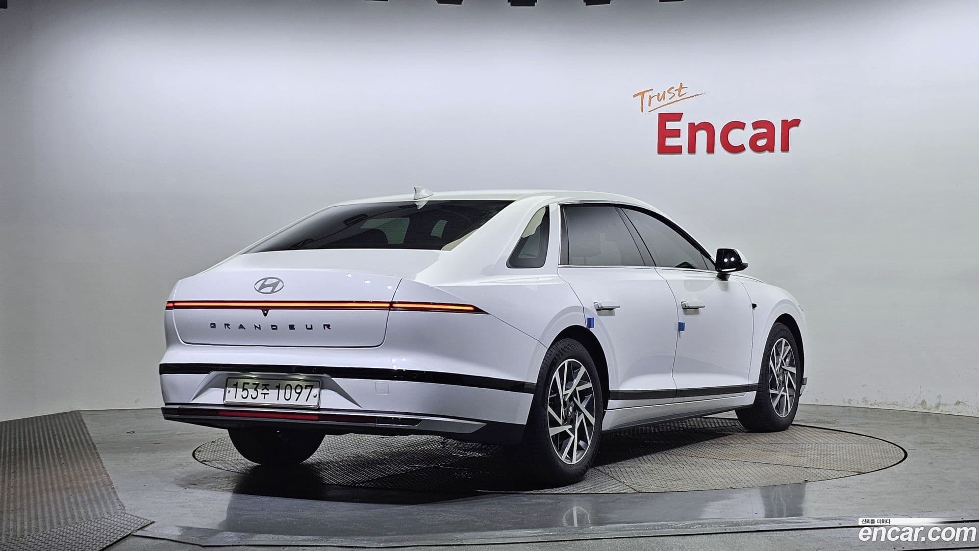 Main__Slider__Photo:Grandeur Hyundai 2024.11-1