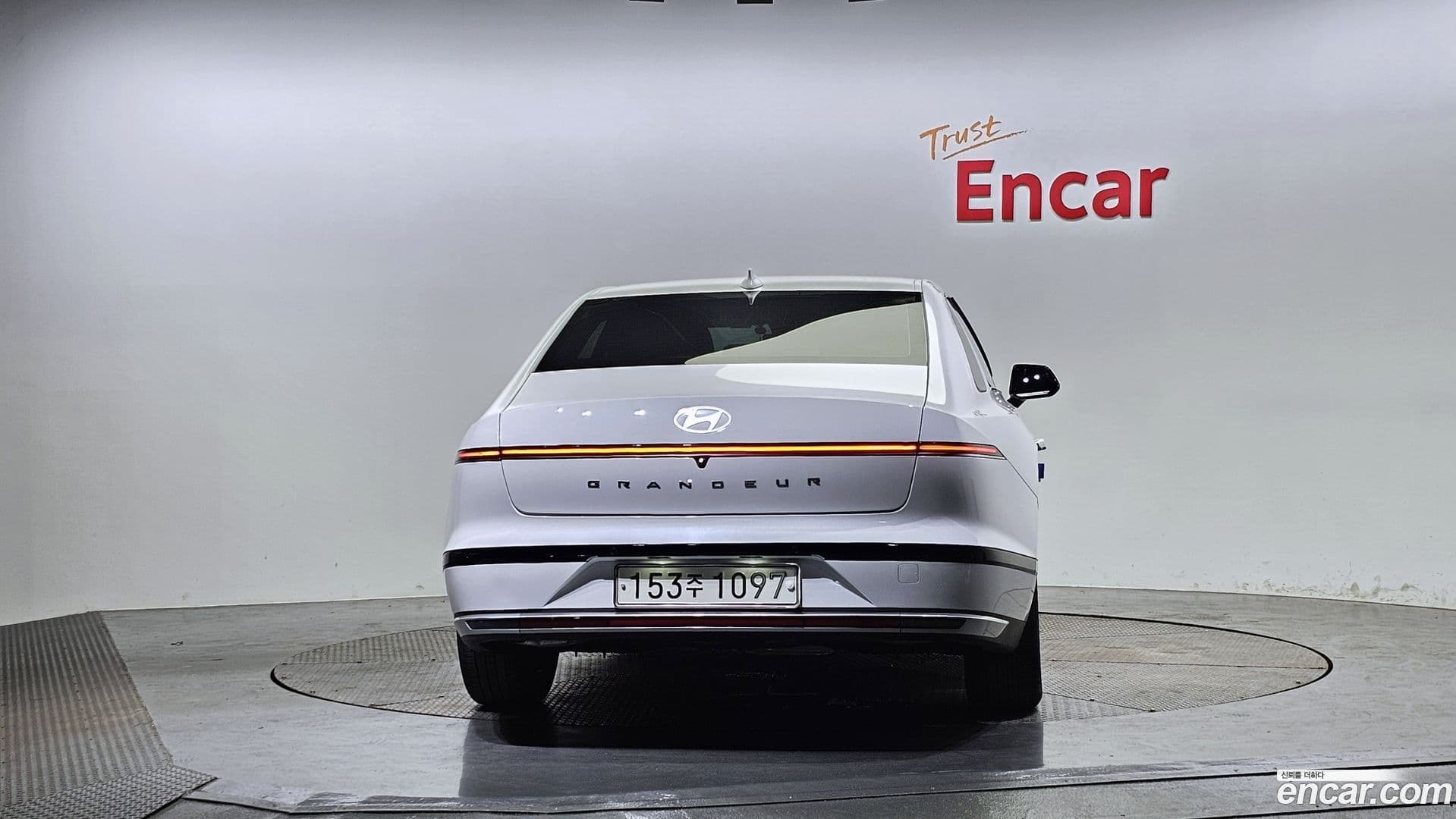 Main__Slider__Photo:Grandeur Hyundai 2024.11-3