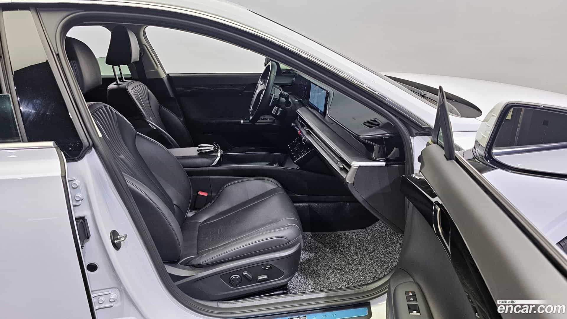 Grandeur Hyundai 2024.11-OPTION-015