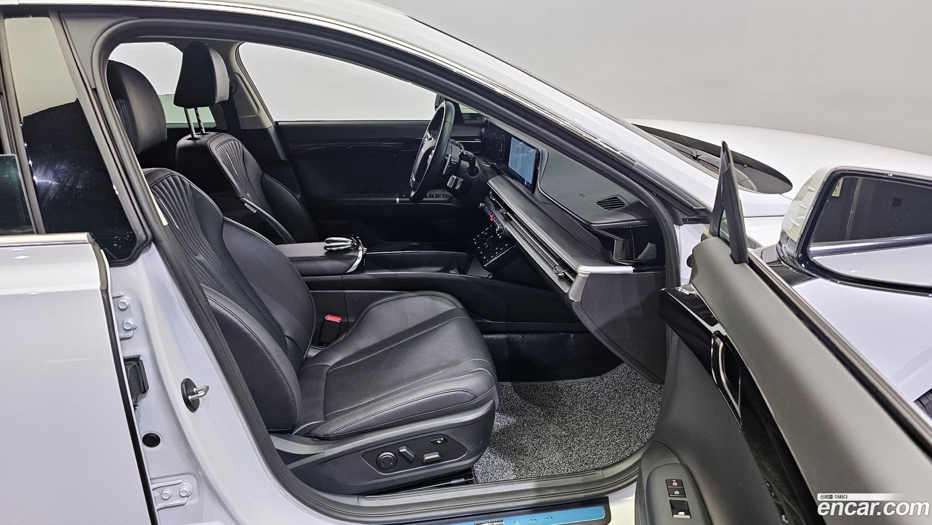 Main__Slider__Photo:Grandeur Hyundai 2024.11-10