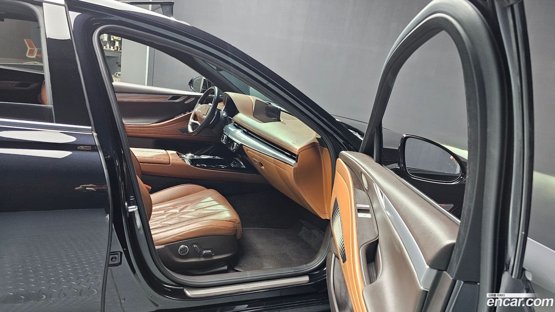 Main__Slider__Photo:G80 Genesis 2020.7-10