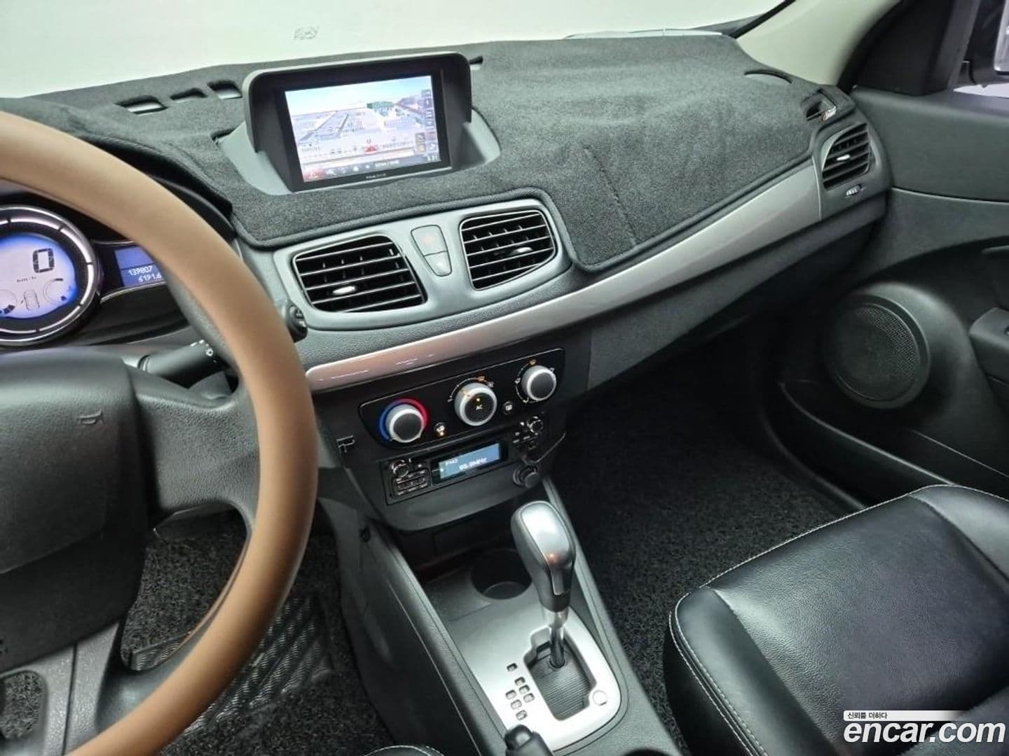 Main__Slider__Photo:SM3 Renault-KoreaSamsung 2013.9-14