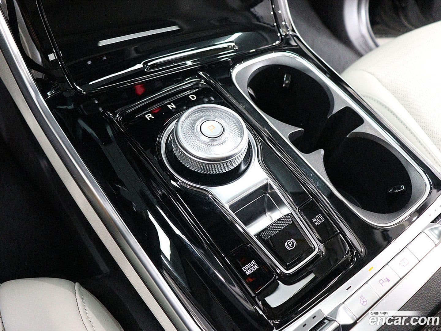 Main__Slider__Photo:Canival Kia 2023.7-10