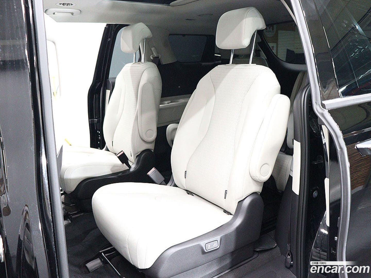 Main__Slider__Photo:Canival Kia 2023.7-15