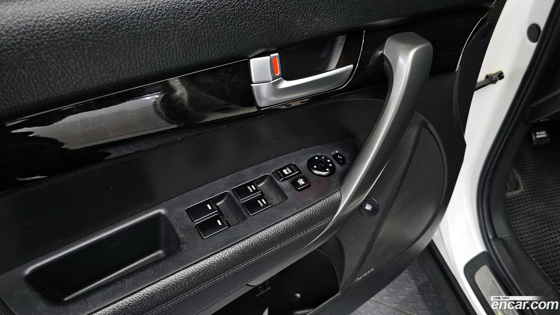 Main__Slider__Photo:Sorento Kia 2012.7-17