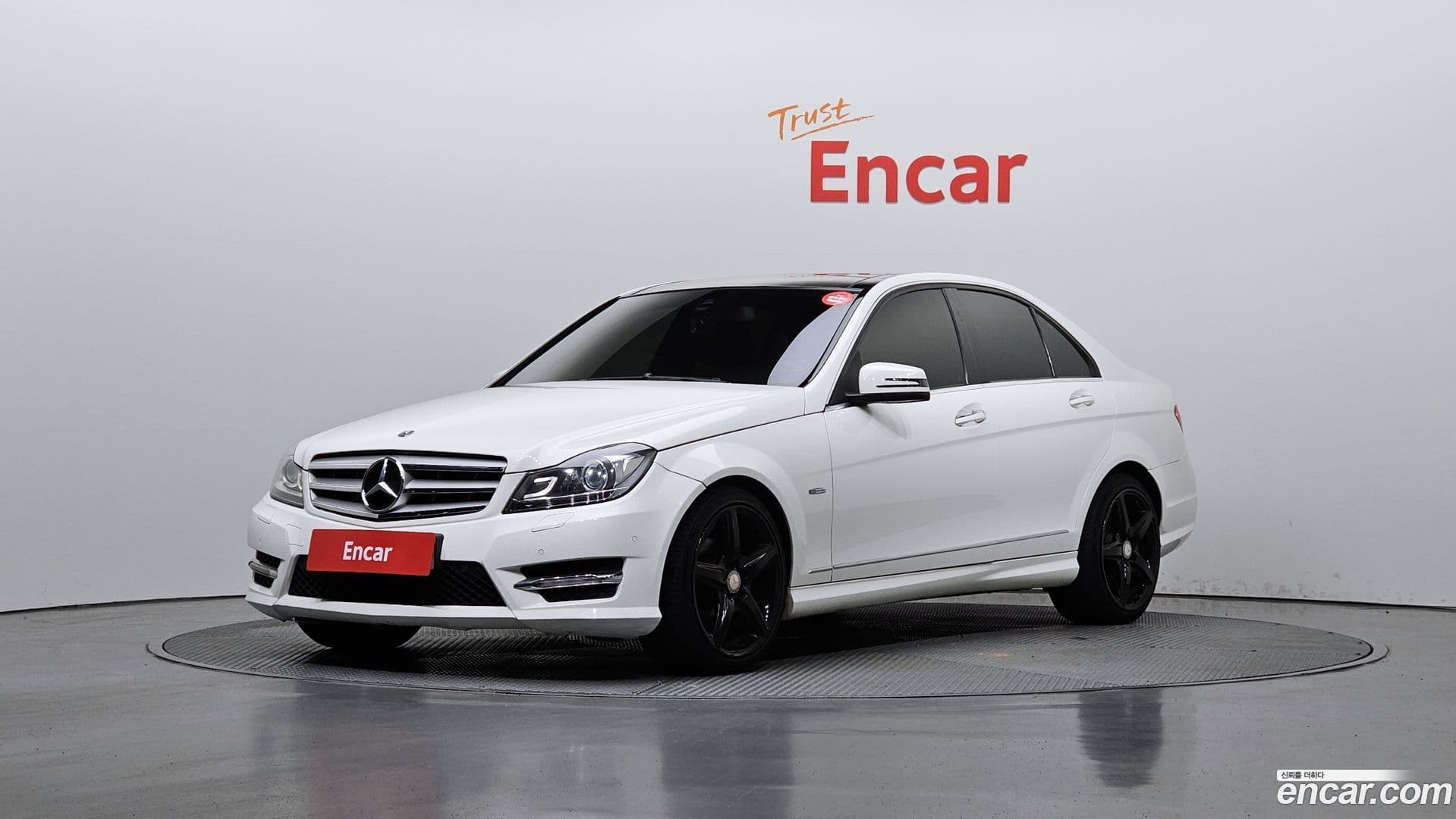 Main__Slider__Photo:C-Class Mercedes-Benz 2011.11-0