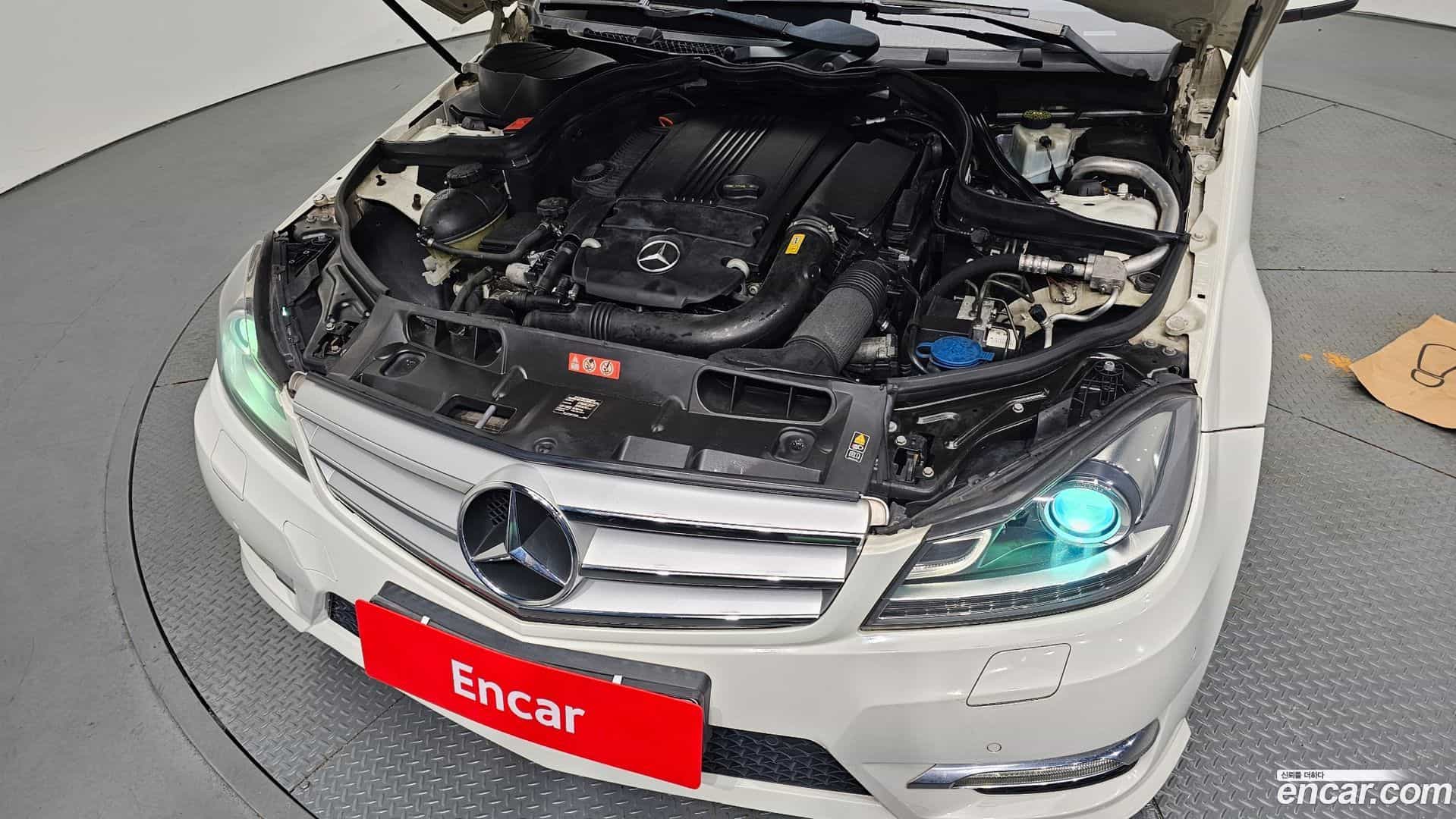 C-Class Mercedes-Benz 2011.11-INNER-006