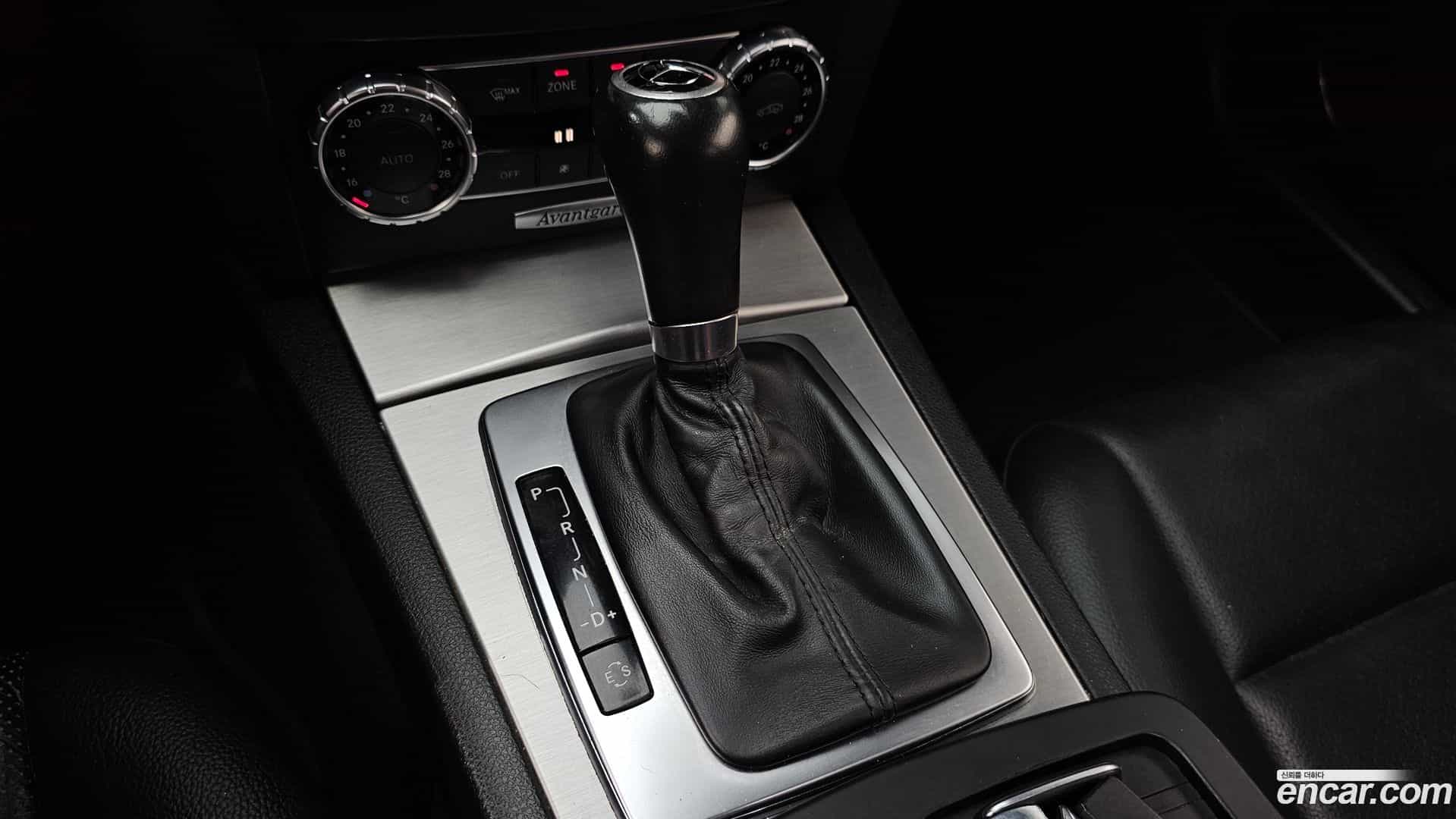 C-Class Mercedes-Benz 2011.11-INNER-009