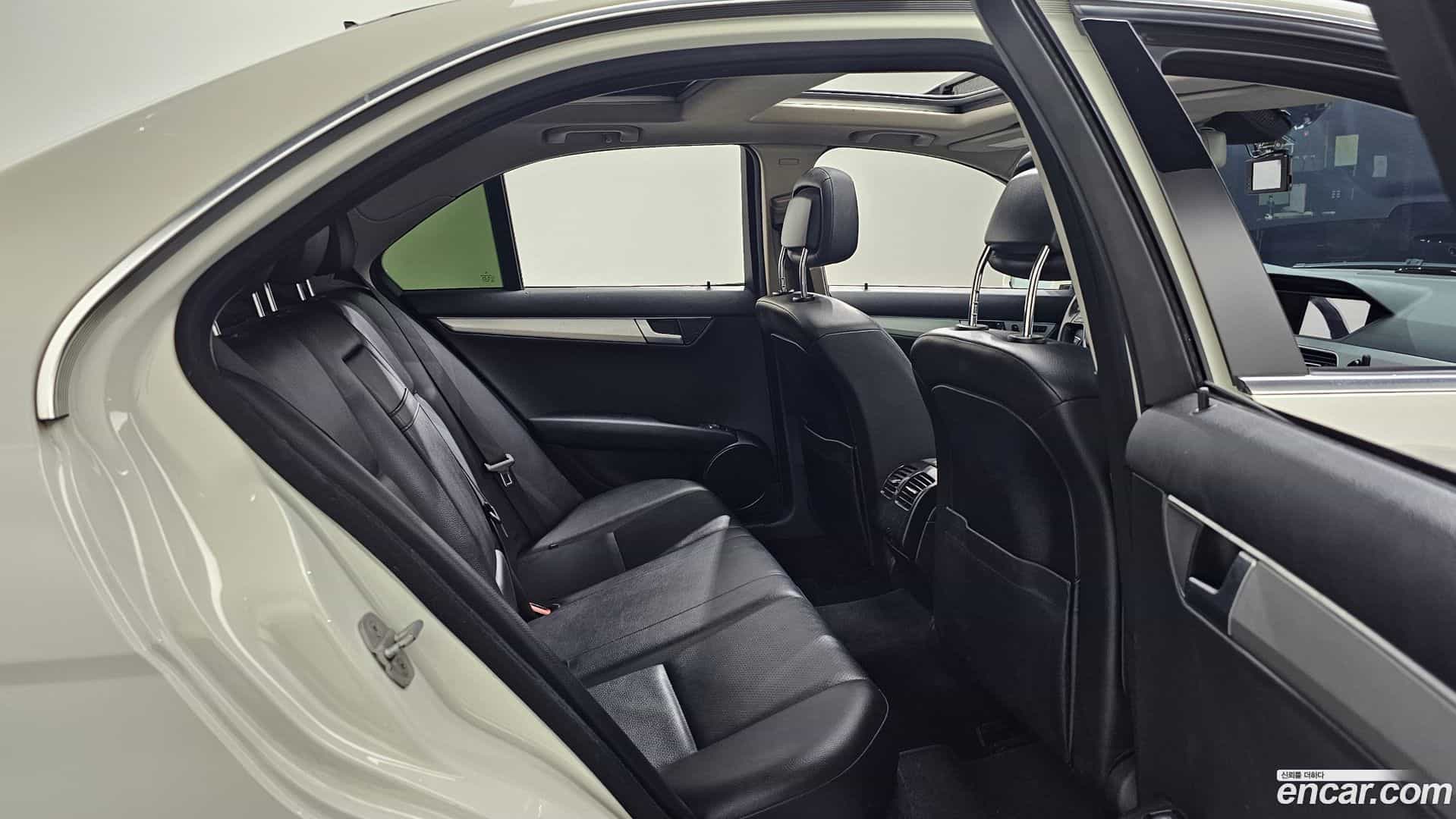 C-Class Mercedes-Benz 2011.11-OPTION-016