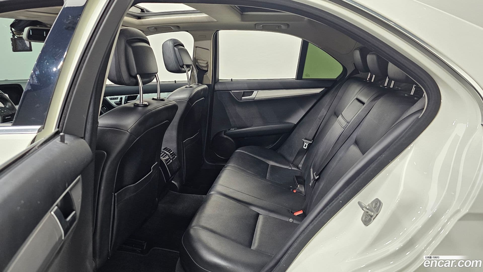 Main__Slider__Photo:C-Class Mercedes-Benz 2011.11-12