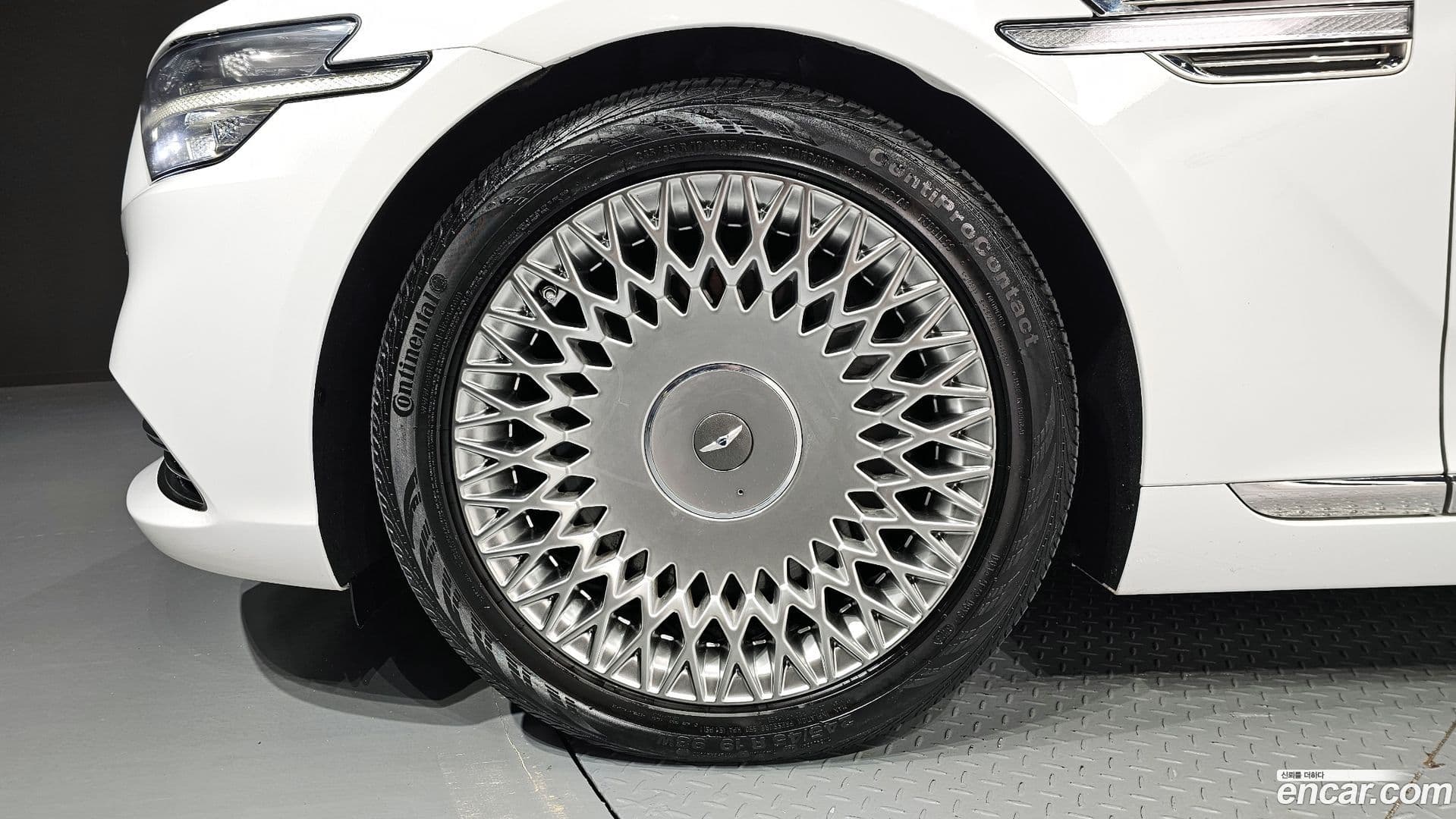 Main__Slider__Photo:G90 Genesis 2021.4-4