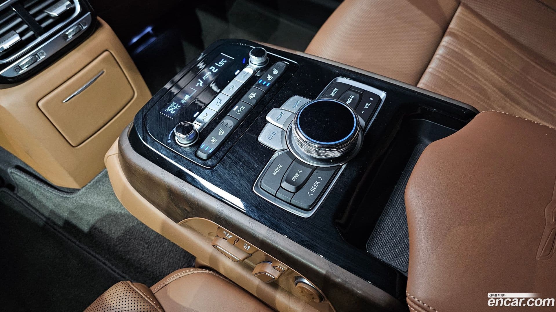 Main__Slider__Photo:G90 Genesis 2021.4-17