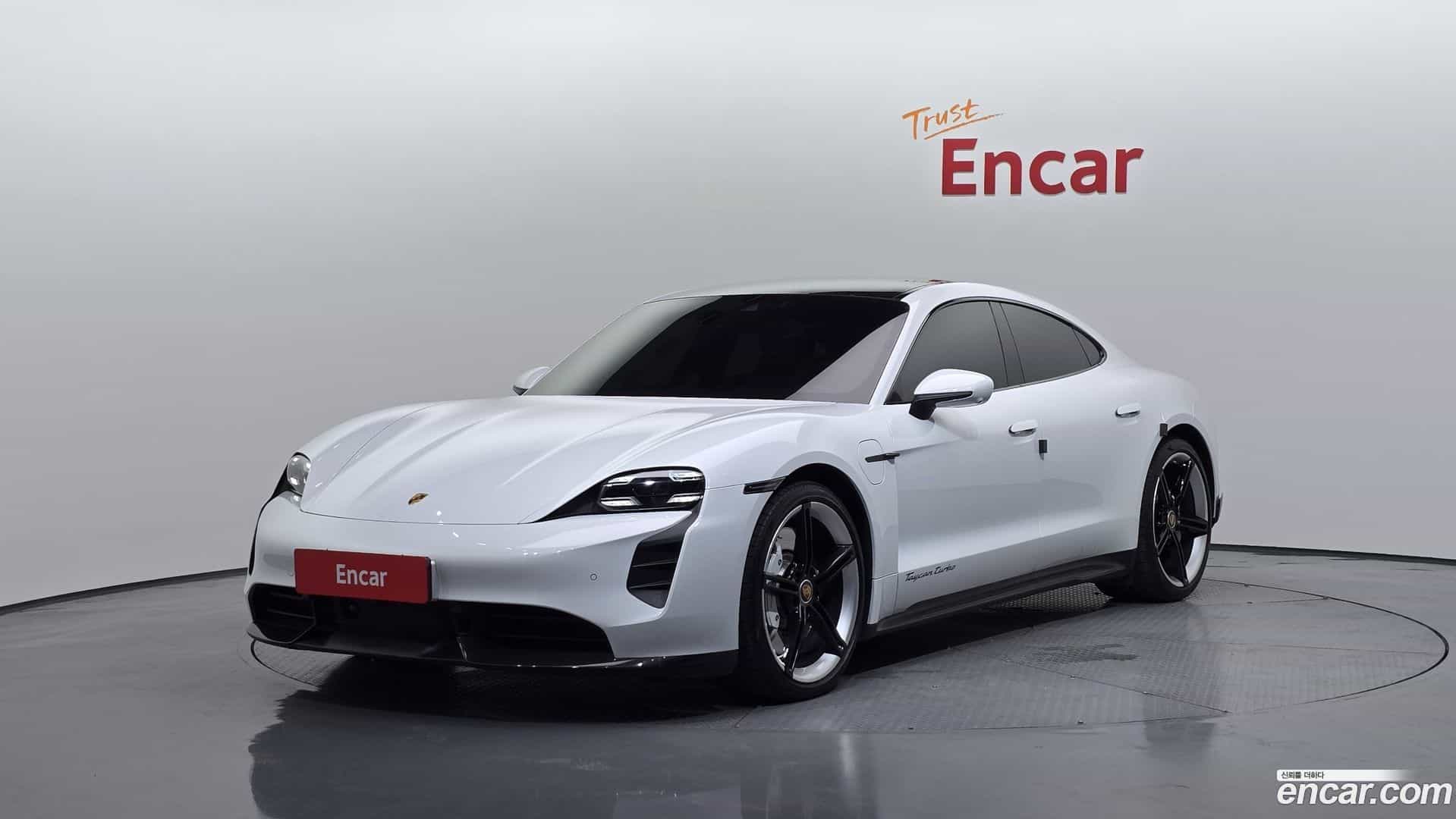 Taycan Porsche 2021.5-OUTER-001