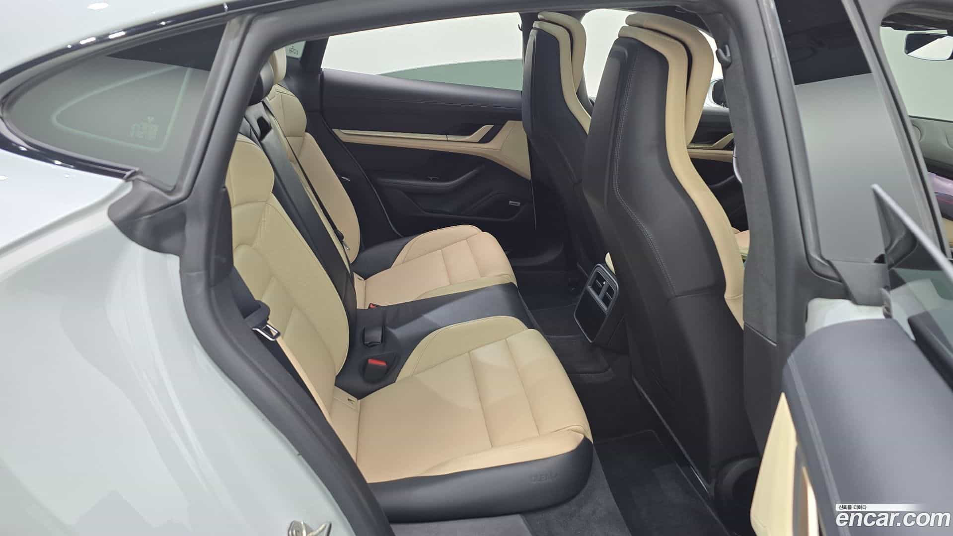 Taycan Porsche 2021.5-OPTION-016