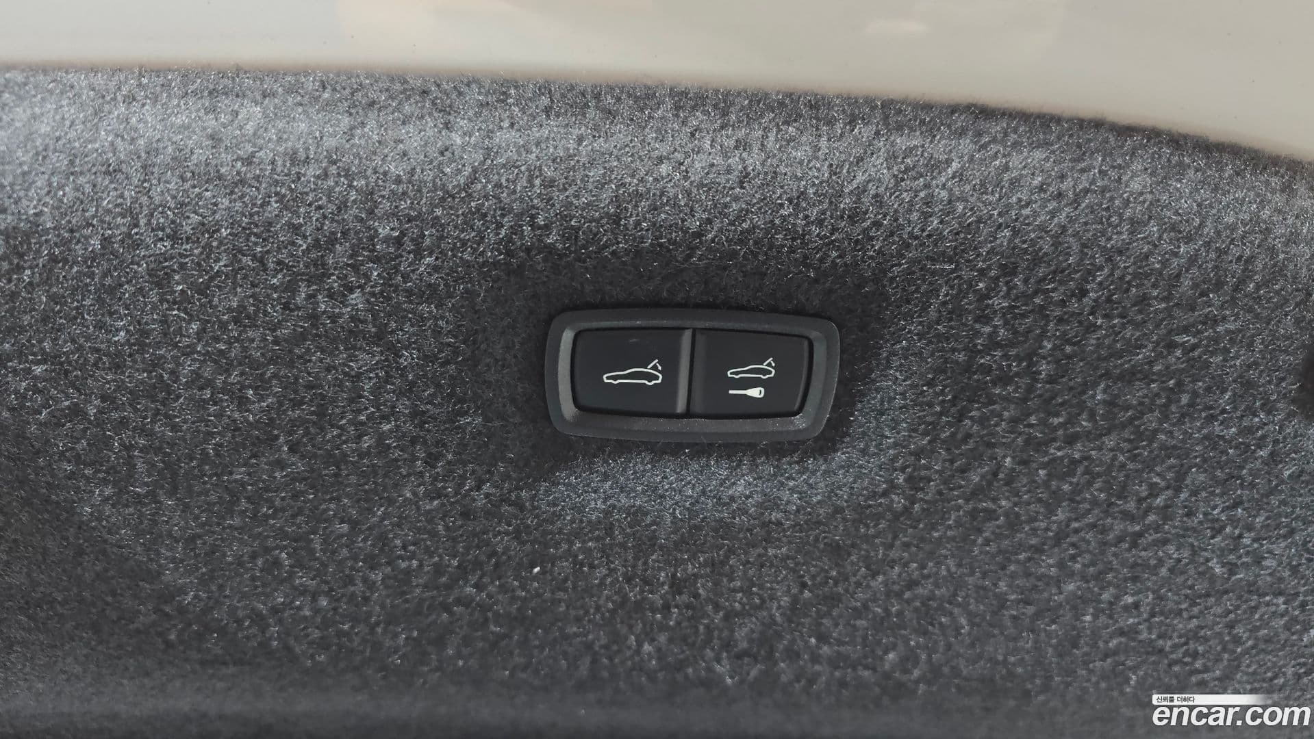 Main__Slider__Photo:Taycan Porsche 2021.5-19