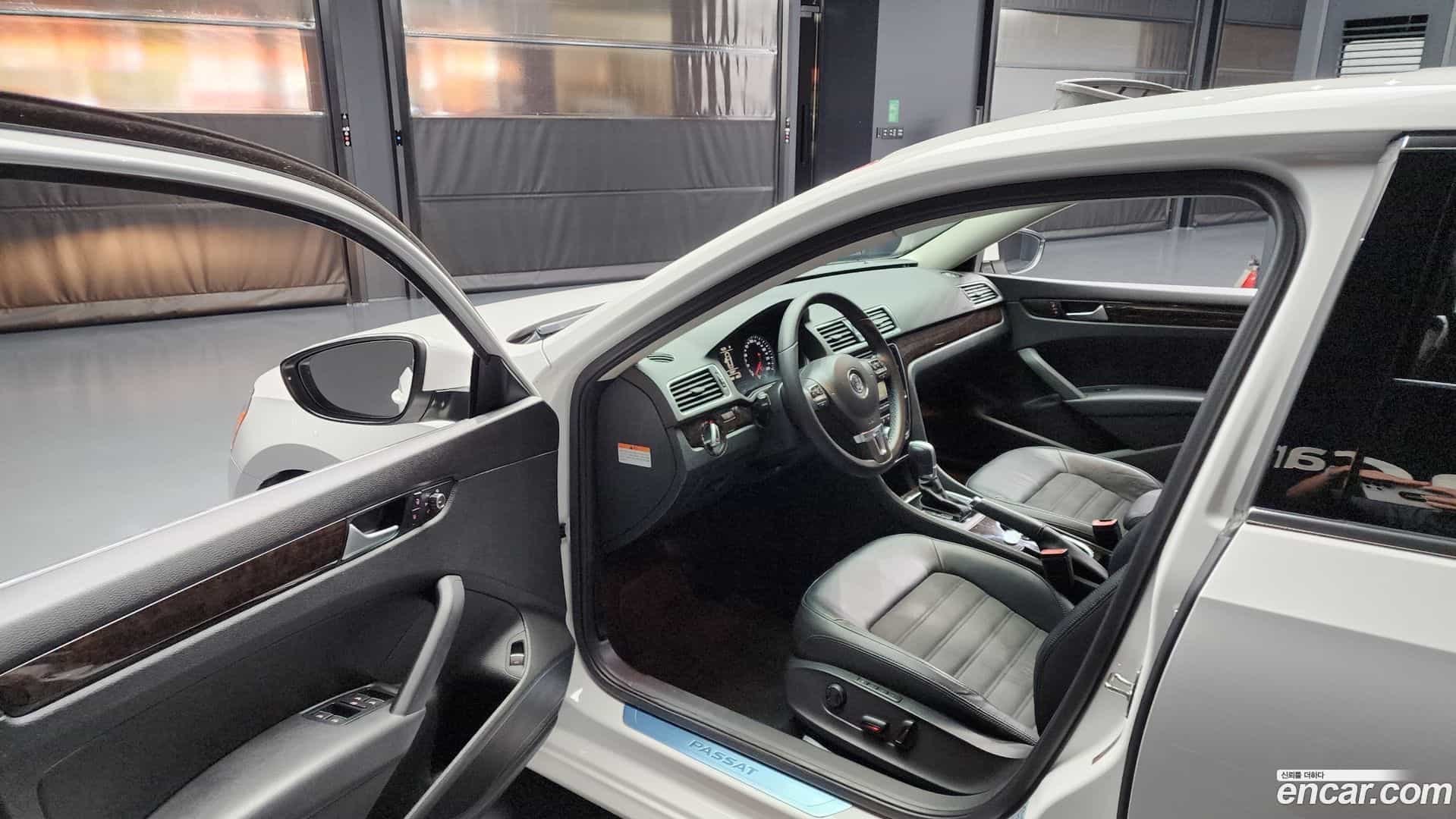 Passat Volkswagen 2015.7-INNER-010