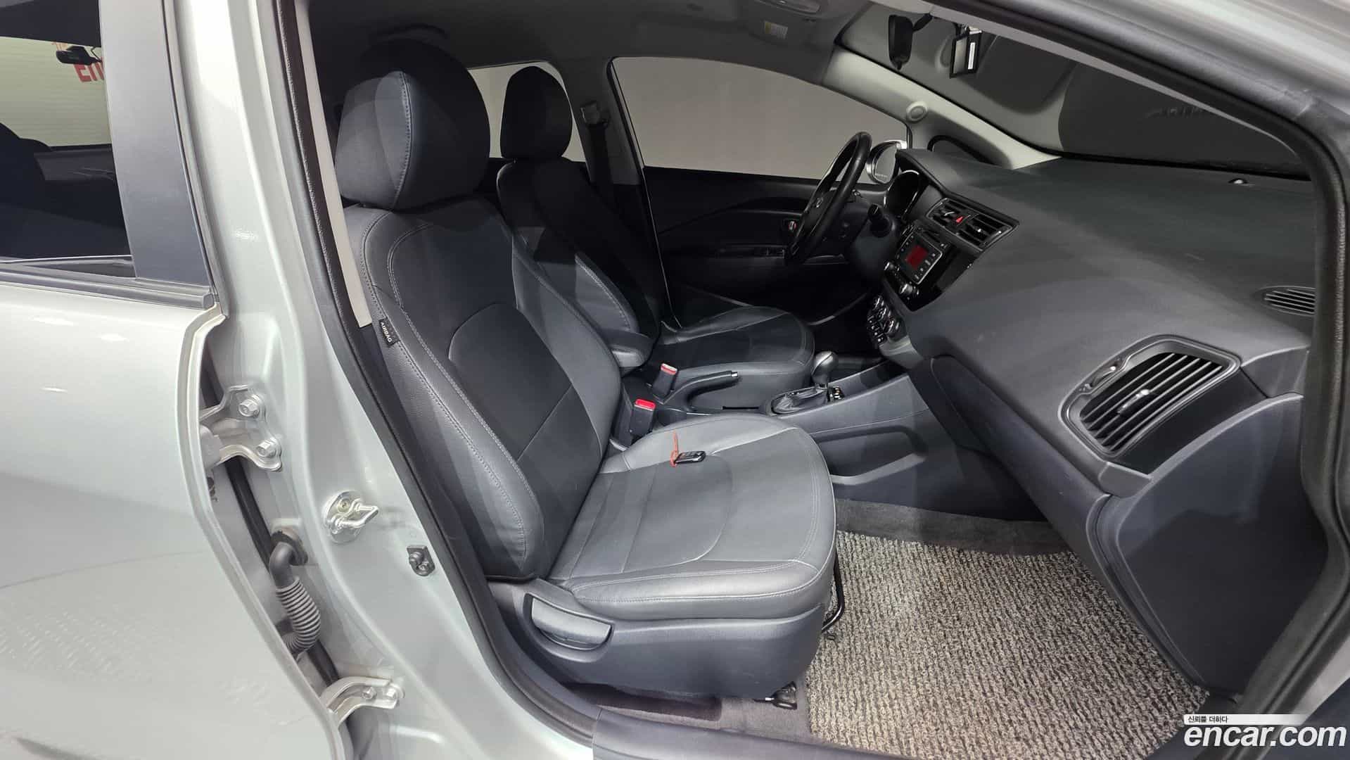 pride Kia 2017.4-INNER-010