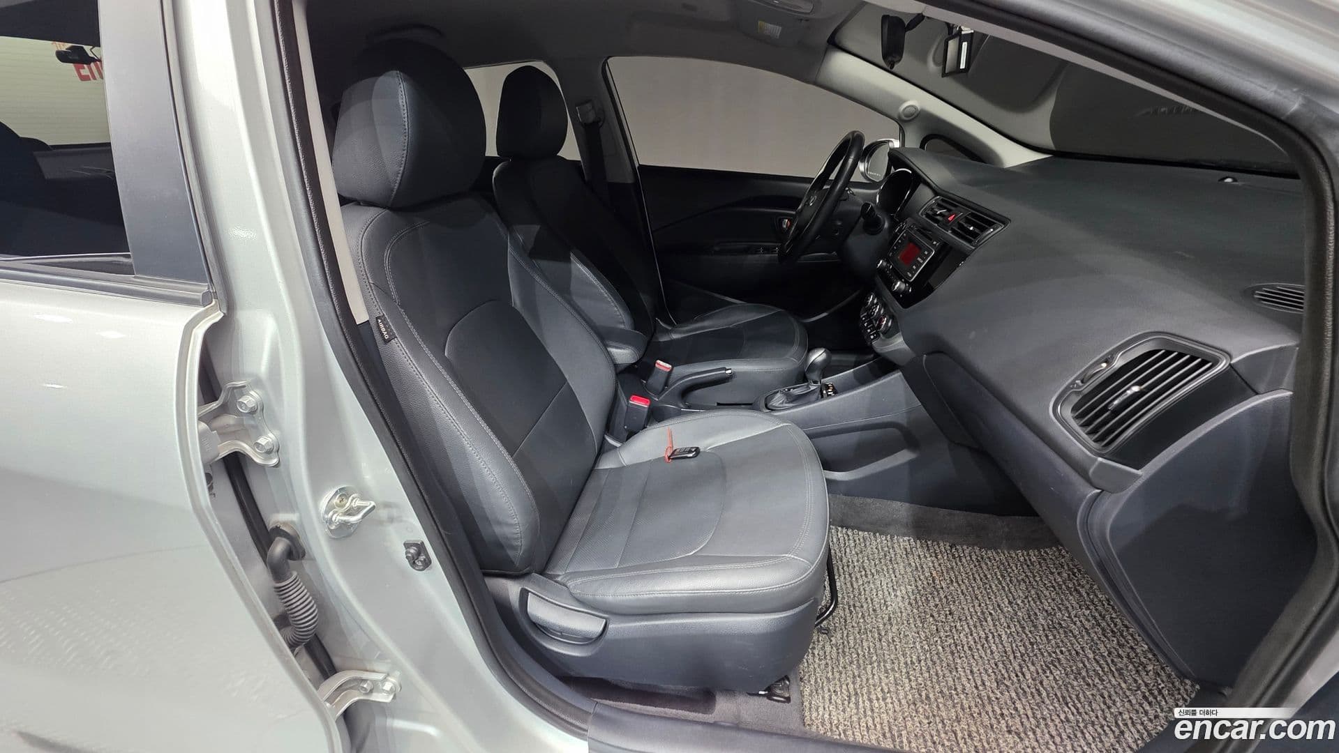 Main__Slider__Photo:pride Kia 2017.4-9