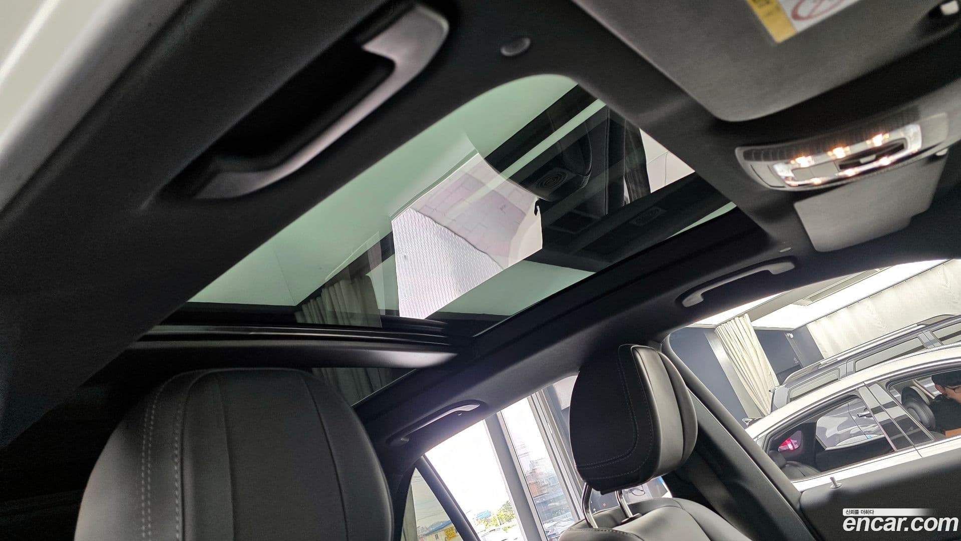 Main__Slider__Photo:GLE-Class Mercedes-Benz 2023.5-16