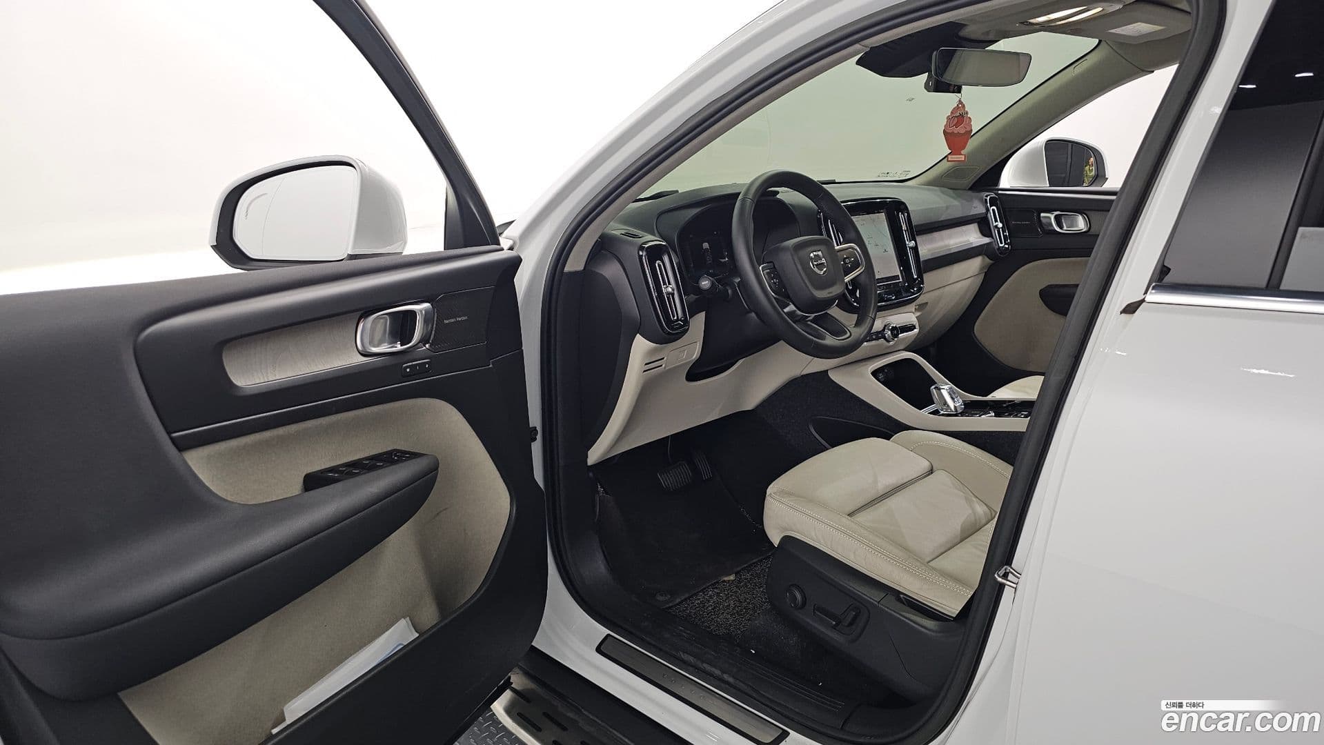 Main__Slider__Photo:XC40 Volvo 2022.8-9