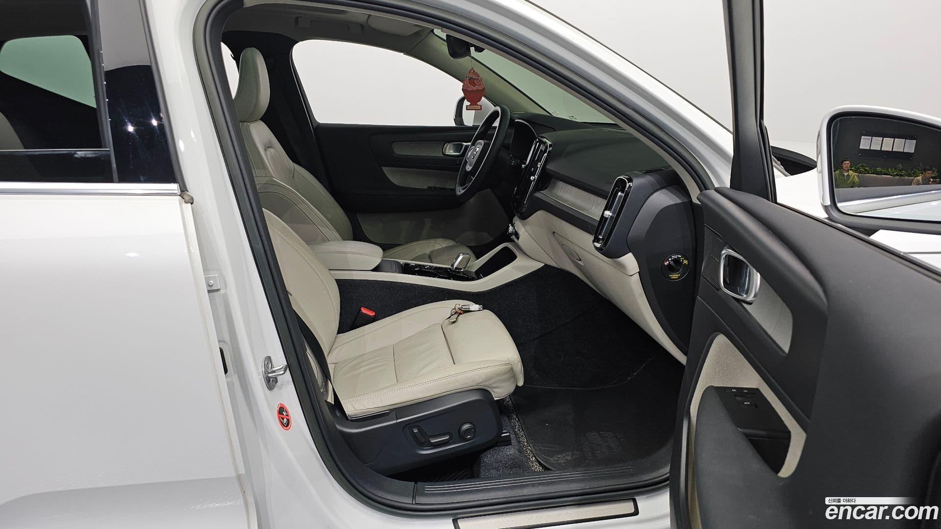 Main__Slider__Photo:XC40 Volvo 2022.8-10