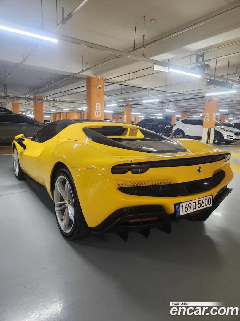 296 Ferrari 2024.8-OUTER-002