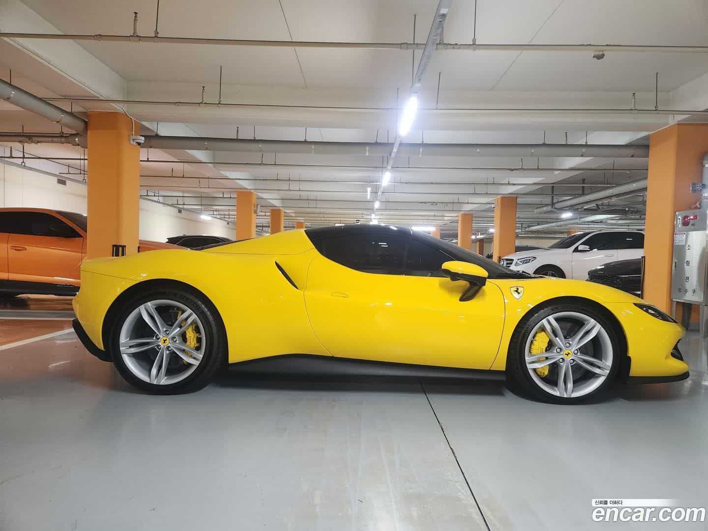 296 Ferrari 2024.8-INNER-007