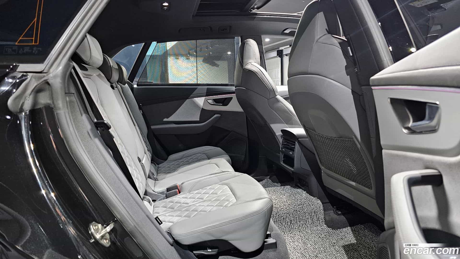 Q8 Audi 2023.9-OPTION-016