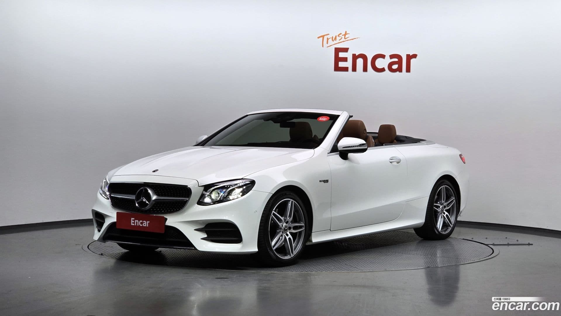 Main__Slider__Photo:E-Class Mercedes-Benz 2019.9-0