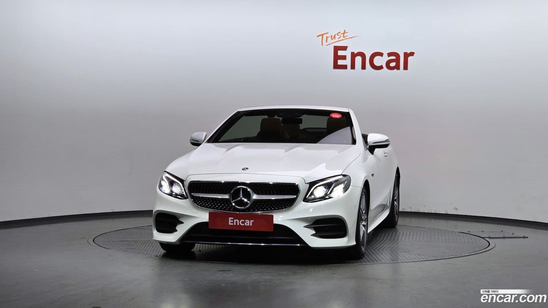Main__Slider__Photo:E-Class Mercedes-Benz 2019.9-2