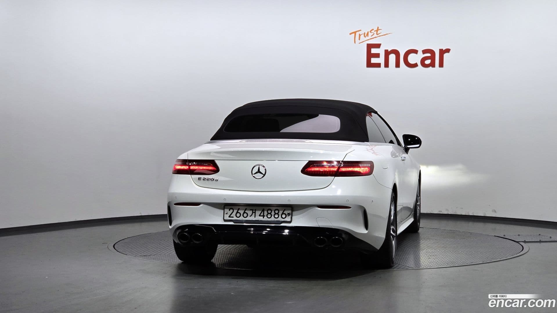 Main__Slider__Photo:E-Class Mercedes-Benz 2019.9-3
