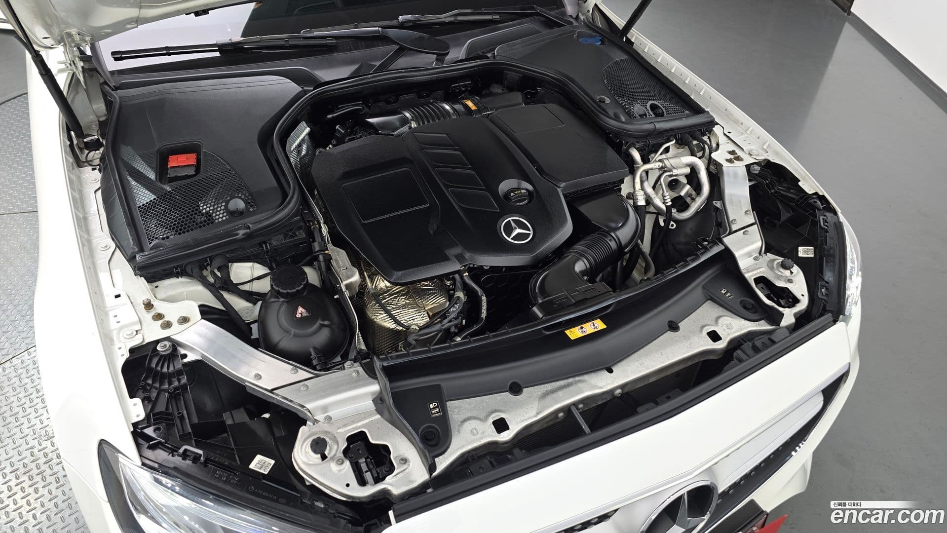 Main__Slider__Photo:E-Class Mercedes-Benz 2019.9-5