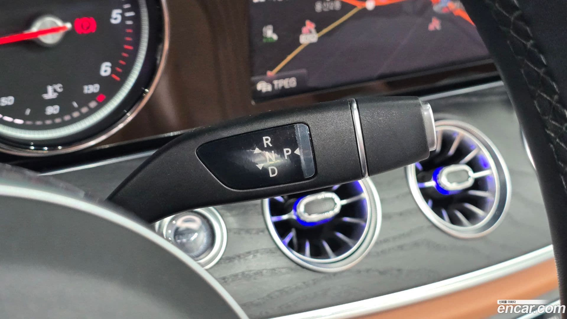 Main__Slider__Photo:E-Class Mercedes-Benz 2019.9-8