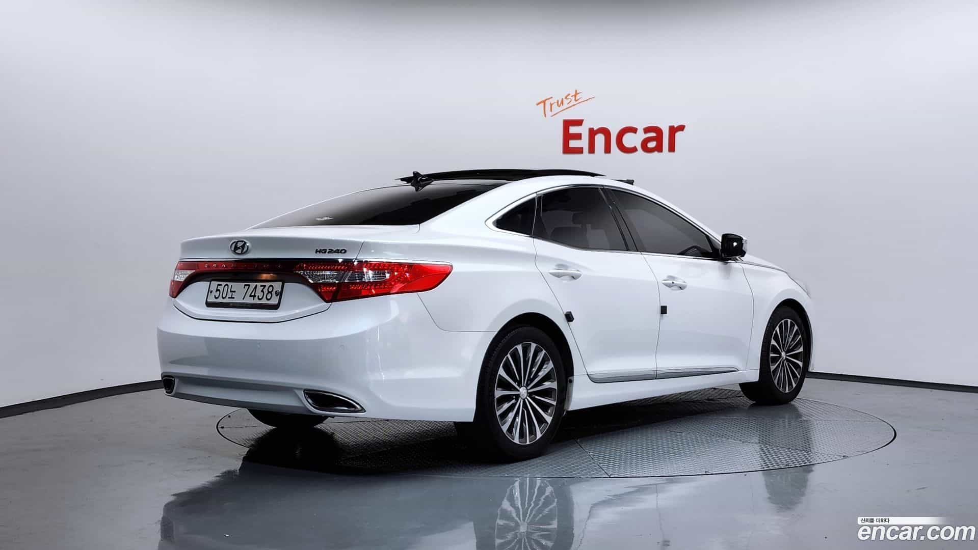 Grandeur Hyundai 2013.6-OUTER-002